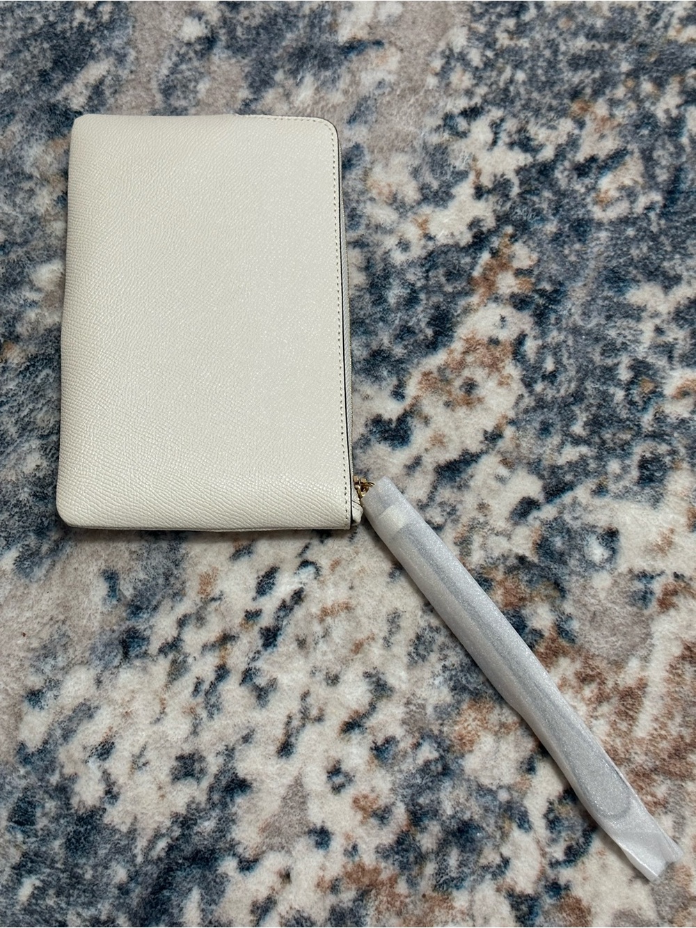 Coach Large Corner Zip Wristlet in Chalk White with Gold Logo - Picture 2 of 4